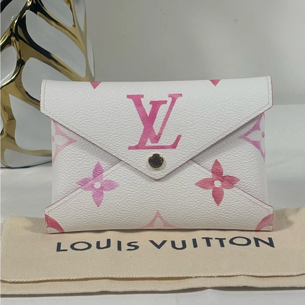 Stunning Rare Louis Vuitton Medium Kirigami Watercolor Sold - Picture 1 of 11